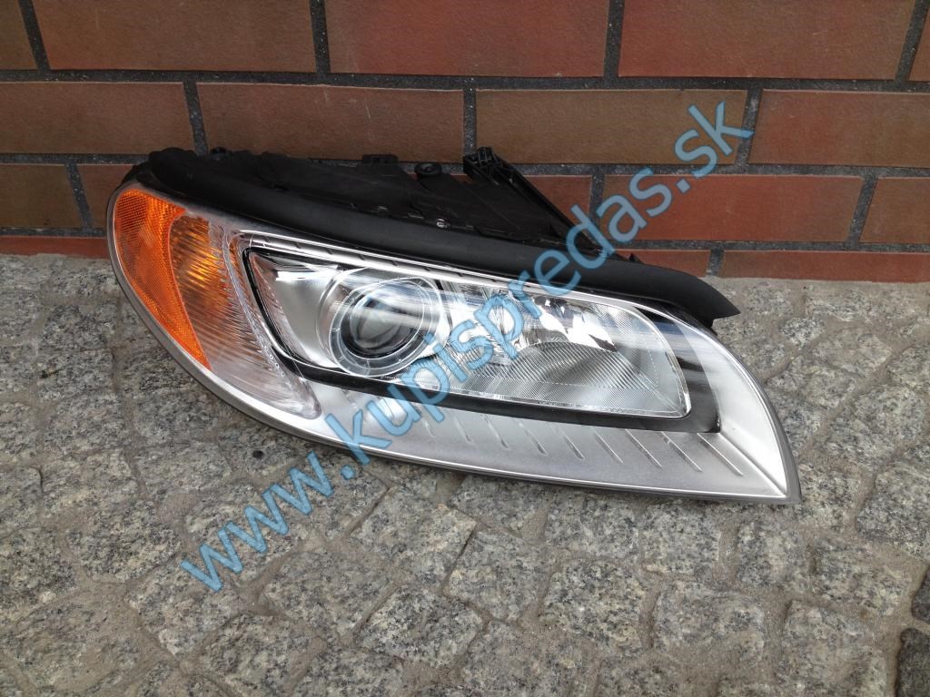 Predné pravé Bi-Xenon svetlo VOLVO S80 V70 XC70  